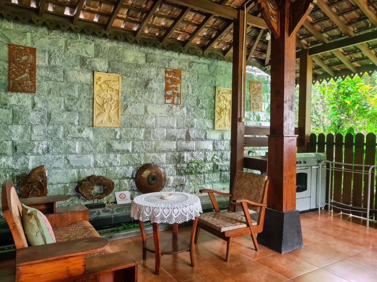 Ndalem Suryo Saptono Guest House Tugu Exterior foto