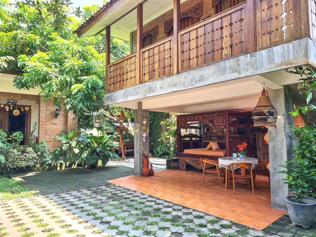 Ndalem Suryo Saptono Guest House Tugu Exterior foto