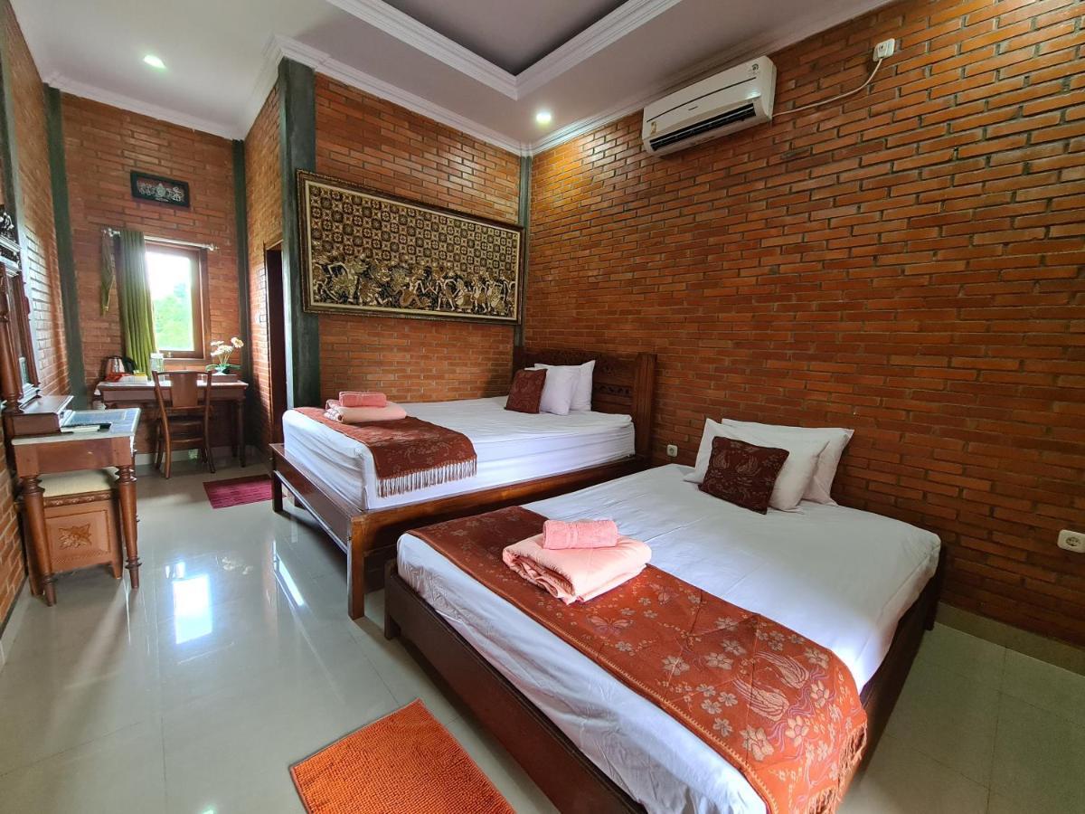 Ndalem Suryo Saptono Guest House Tugu Exterior foto