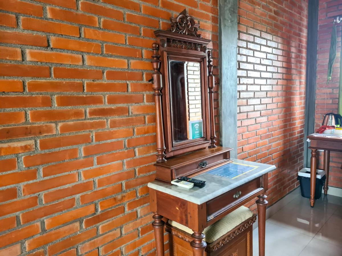 Ndalem Suryo Saptono Guest House Tugu Exterior foto