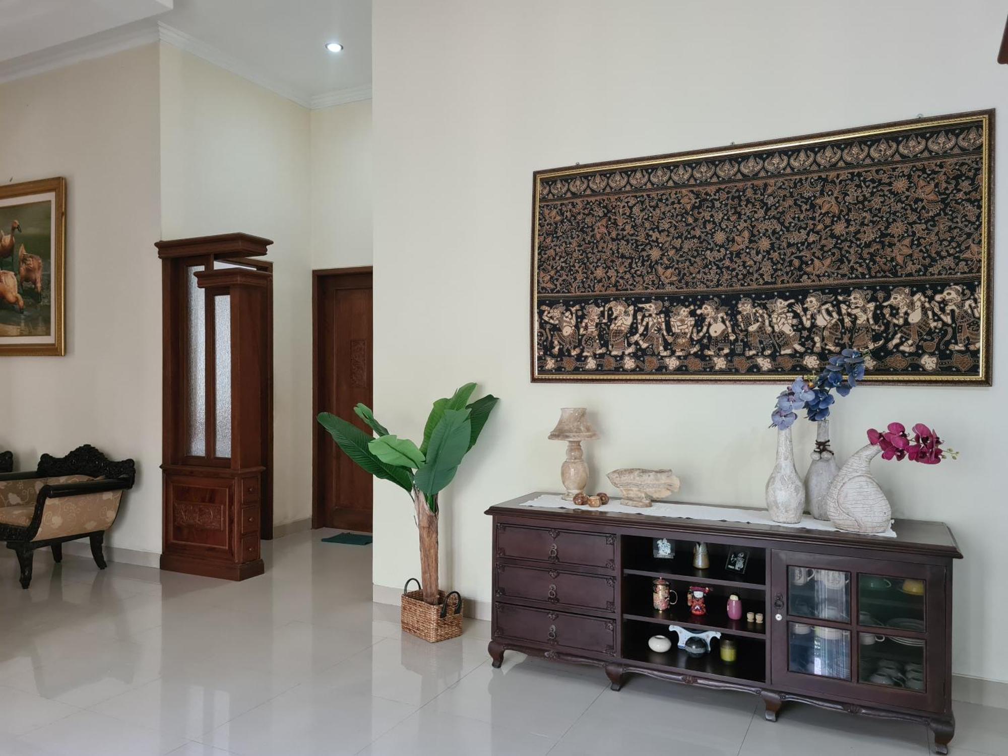 Ndalem Suryo Saptono Guest House Tugu Exterior foto
