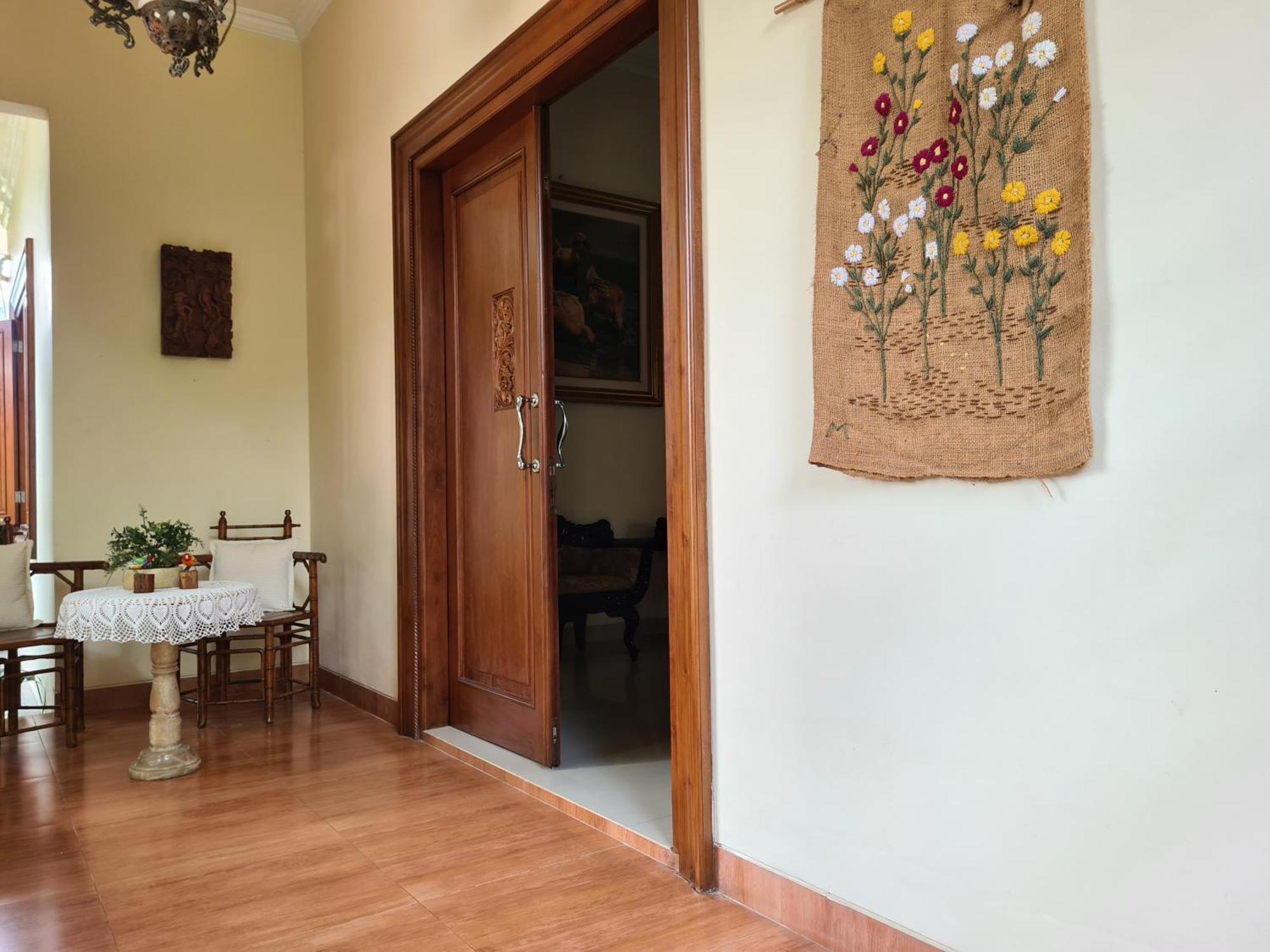 Ndalem Suryo Saptono Guest House Tugu Exterior foto