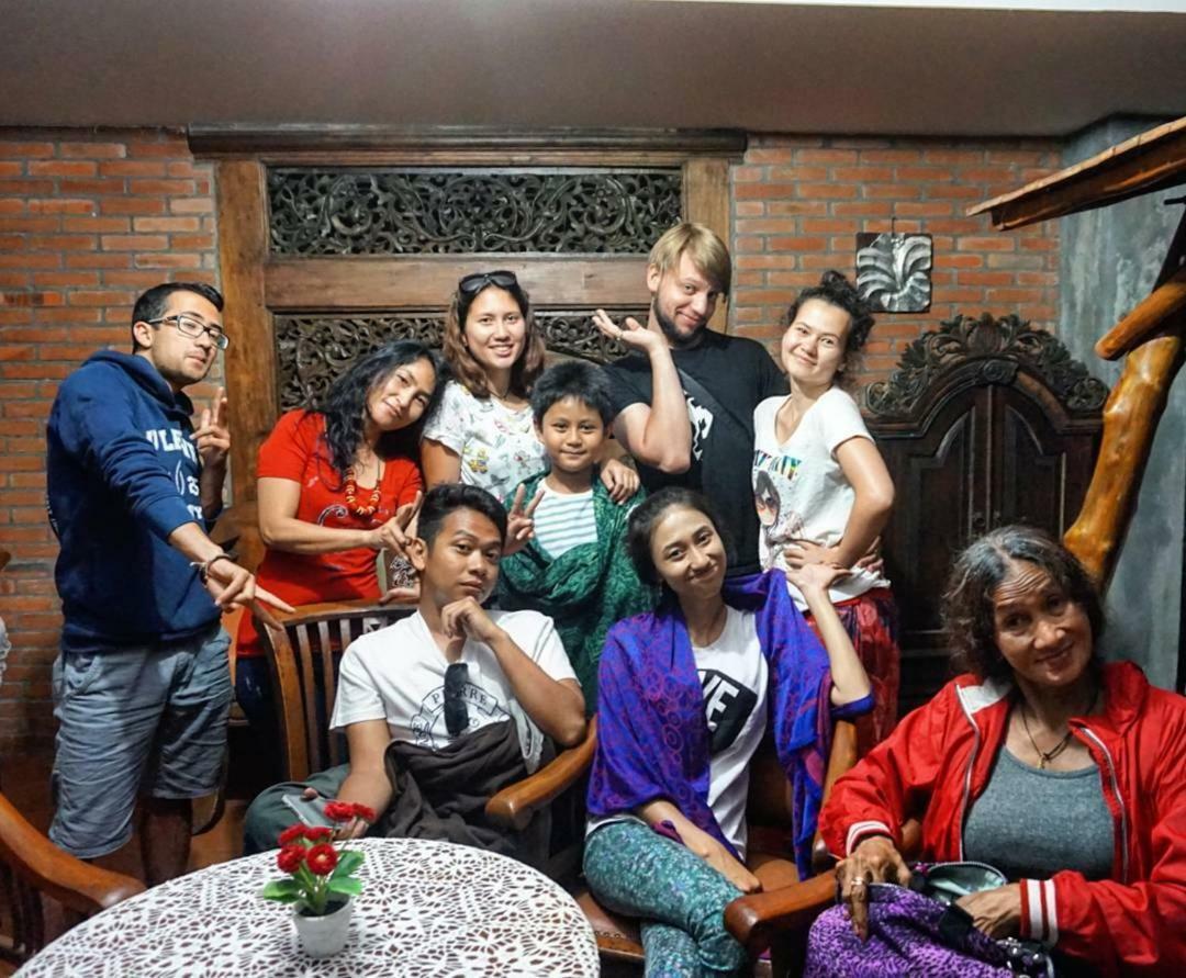 Ndalem Suryo Saptono Guest House Tugu Exterior foto